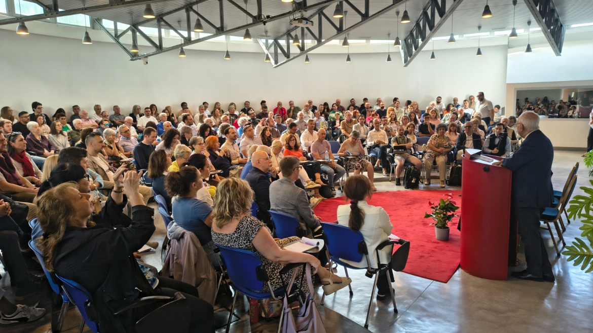 Evangélicos italianos debatem inteligência artificial à luz da fé cristã em Pádua