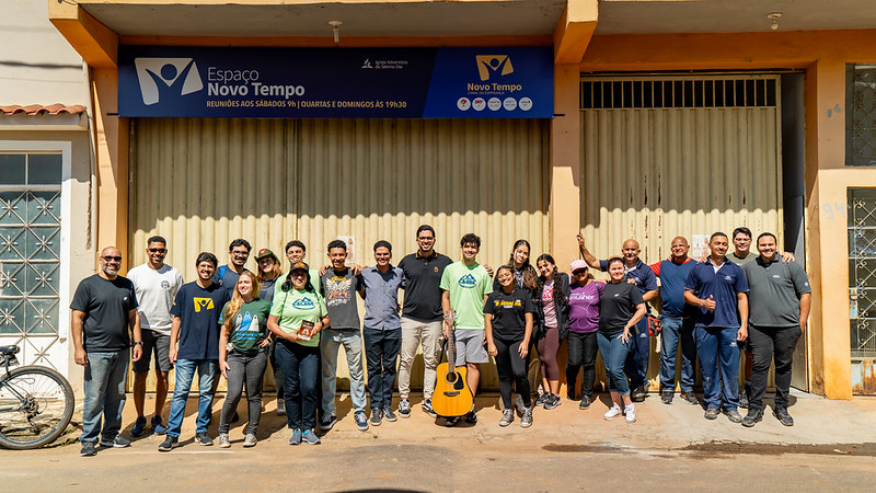 Estudantes e voluntários do Rio passam cinco dias reformando igreja em Lagoa Dourada (MG)