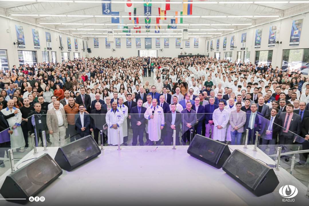 Assembleia de Deus em Joinville (SC) batiza 334 pessoas em um único culto