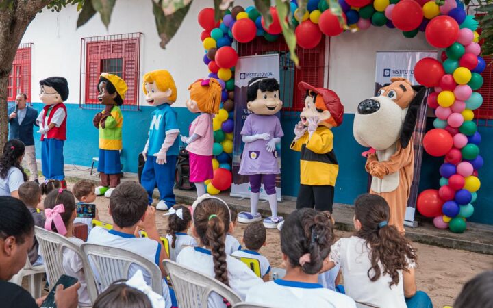 Apadrinhamento leva revistas infantis a cerca de 100 alunos em São João da Barra (RJ)