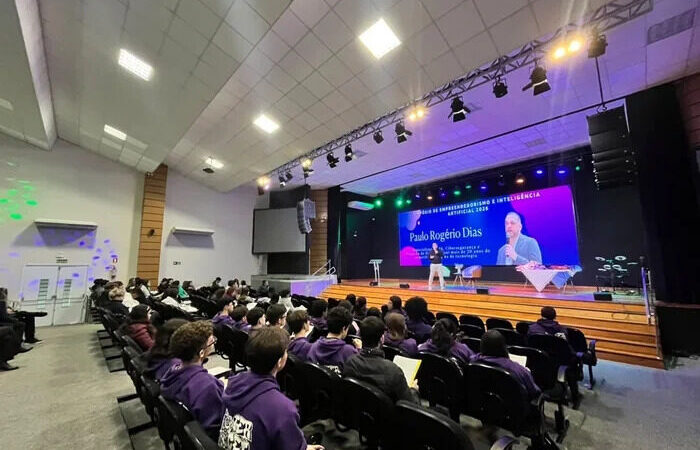 Colégio de Porto Alegre prepara alunos do 3º ano para a vida depois da escola