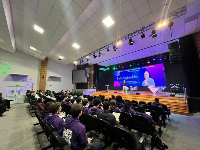 Colégio de Porto Alegre prepara alunos do 3º ano para a vida depois da escola