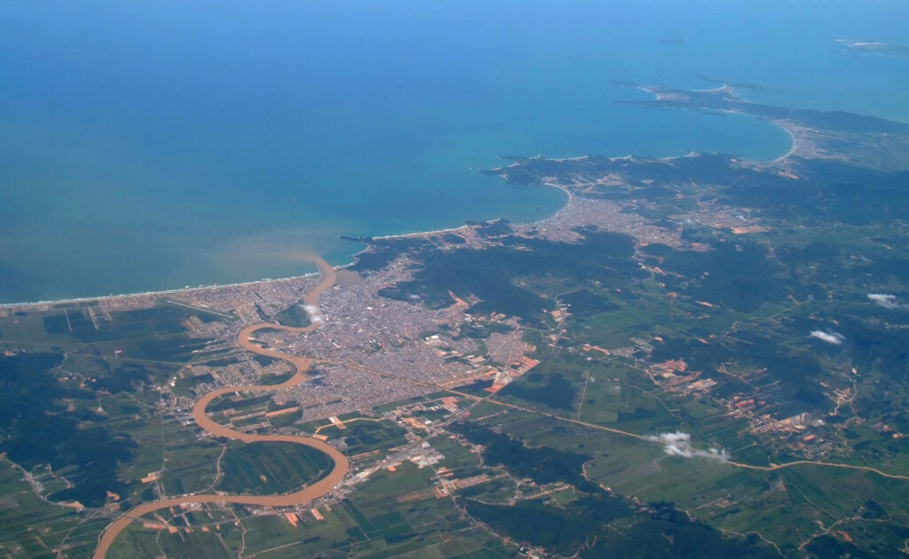 Vista de Itajaí, no litoral de Santa Catarina